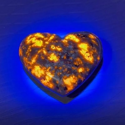 Yooperlite Tumbled Heart Shape Stone